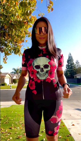 Skull cycling jerseys come in a variety of designs, so you can find one that matches your personality.