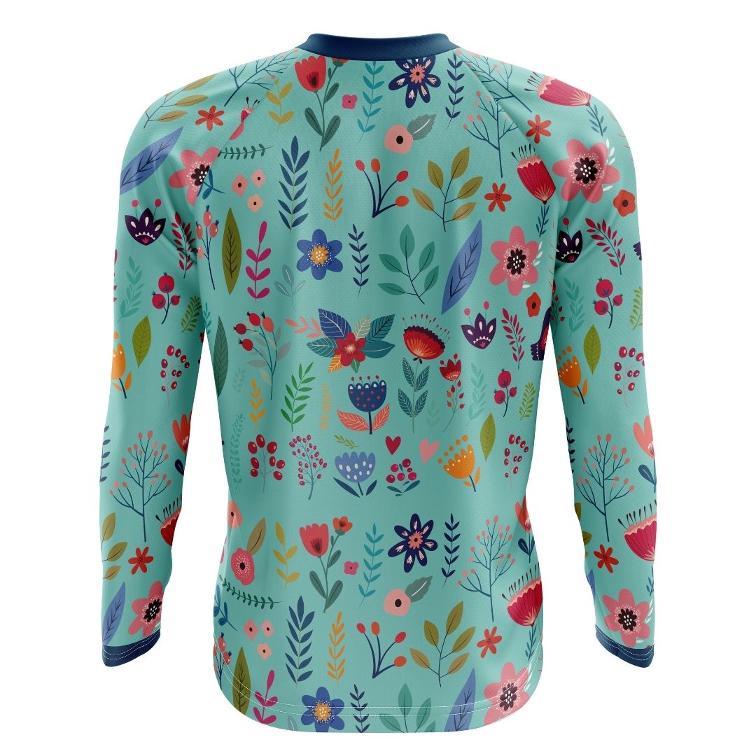 Experience the comfort and performance of the Blooming Garden, a women's long-sleeve MTB jersey by Cycling Frelsi.